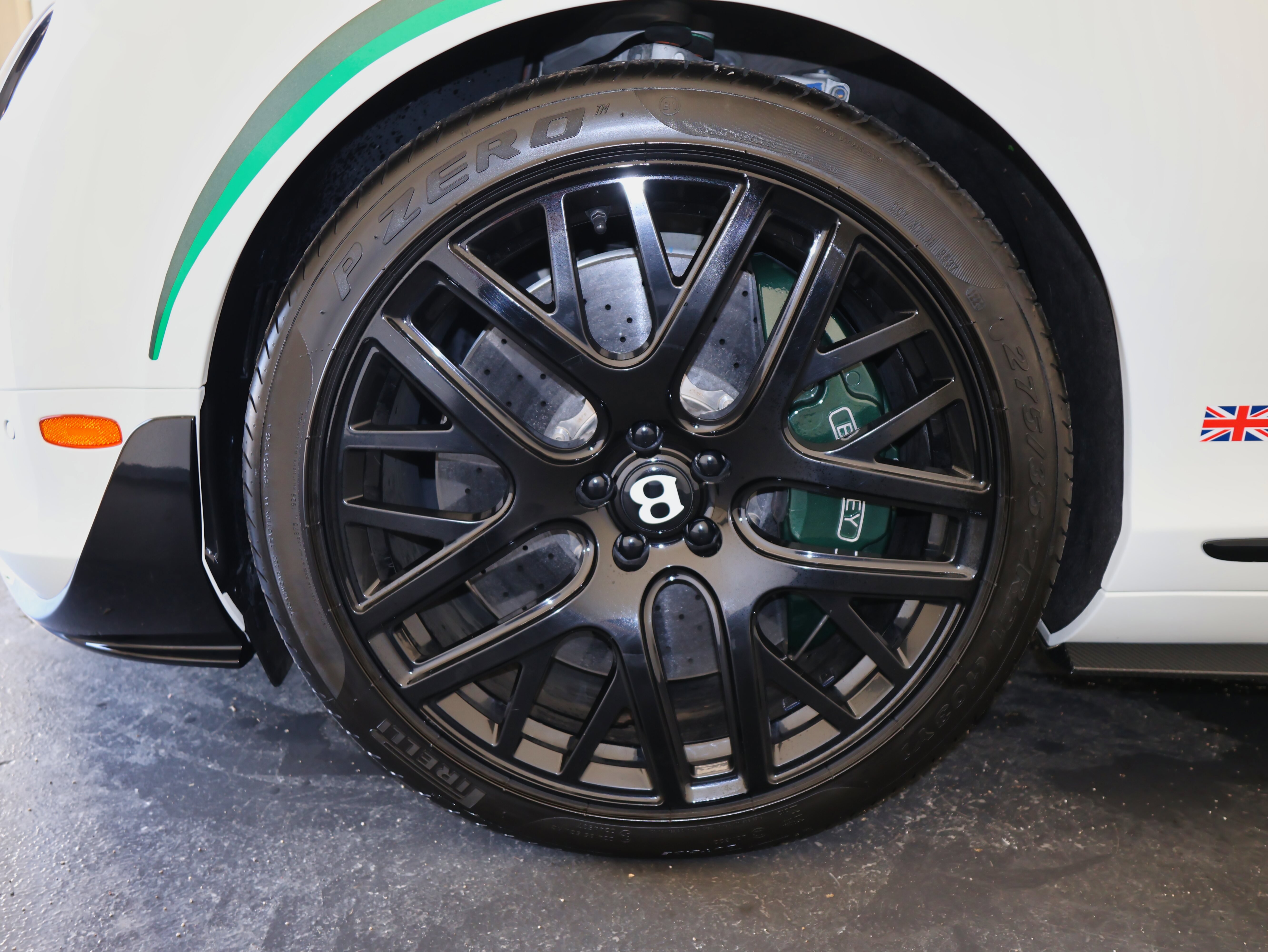 Used 2015 Bentley Continental GT3-R image 14