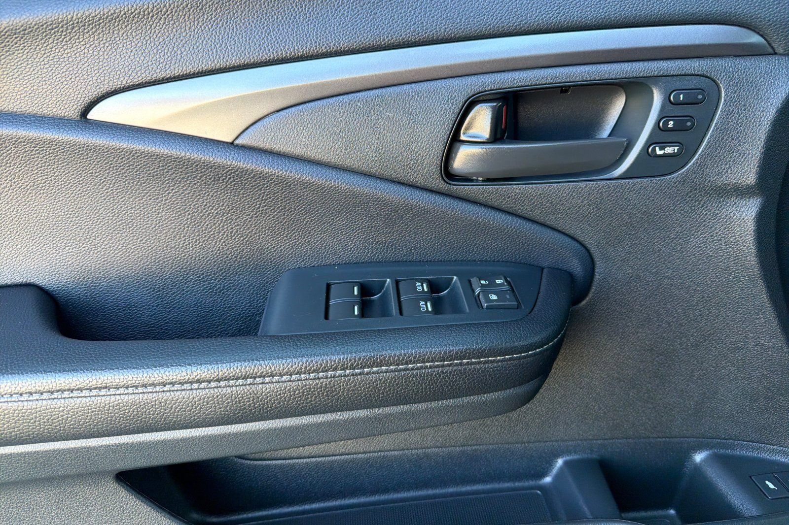 Used 2023 Honda Passport EX-L image 11