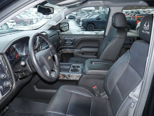 Used 2018 Chevrolet Silverado 1500 LTZ Z71 w/ Realtree Edition image 2
