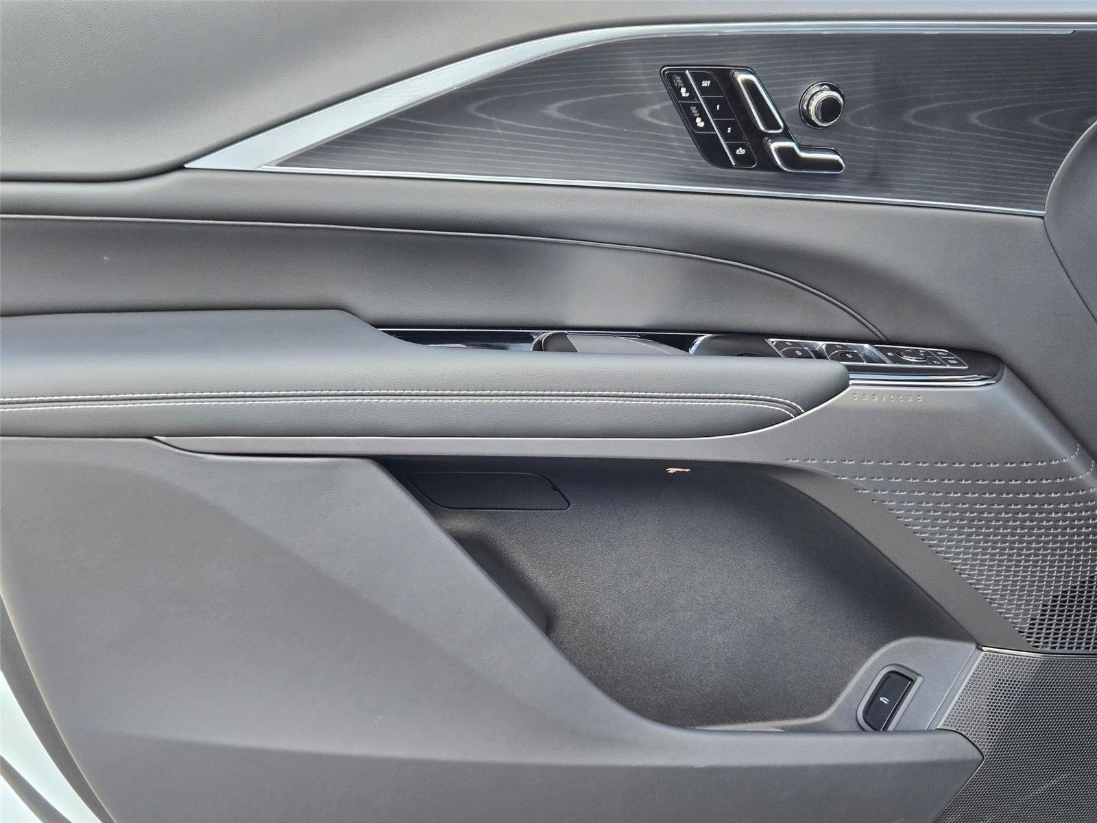 New 2026 Cadillac Lyriq Premium Luxury AWD/4WD image 25