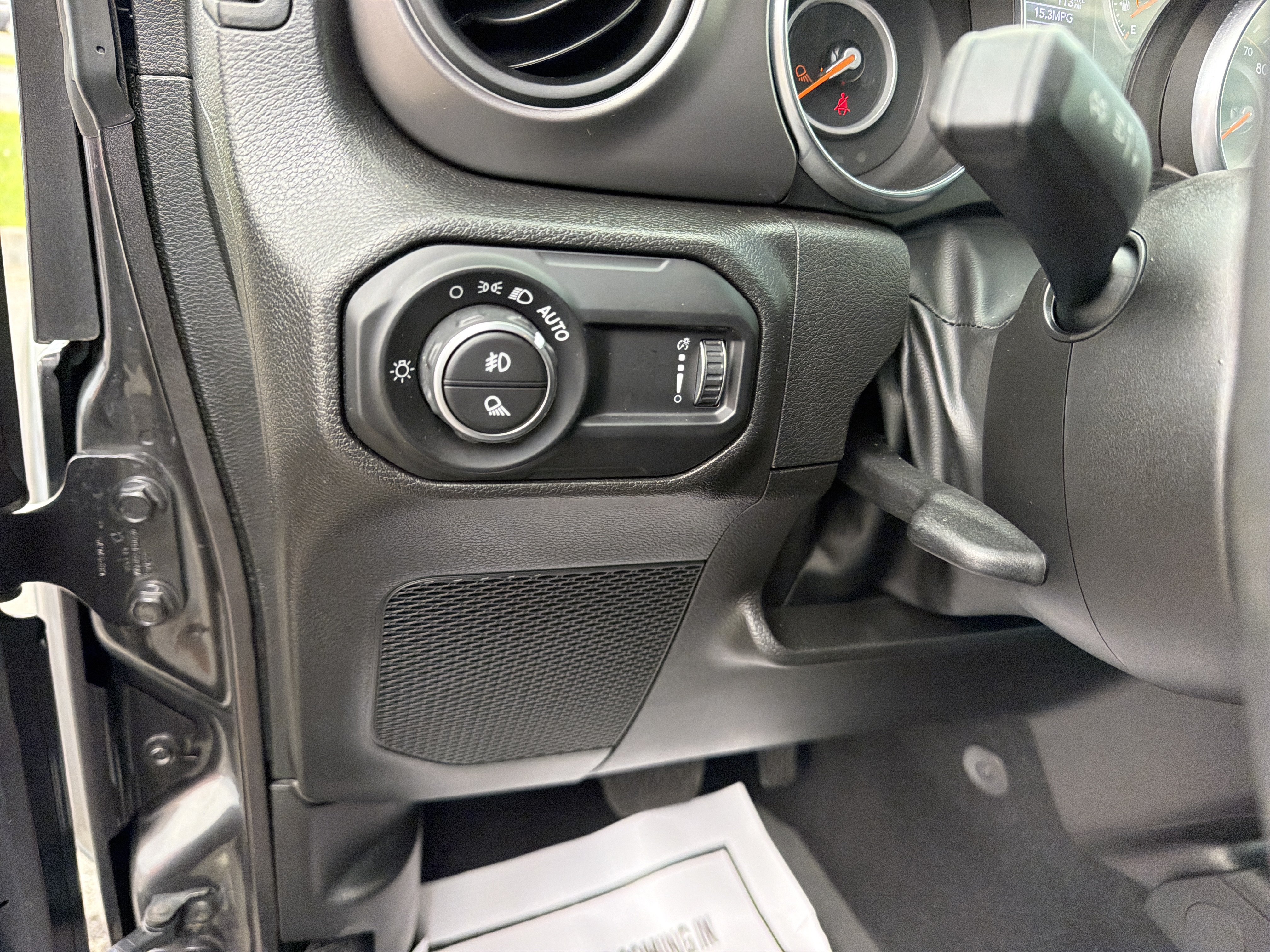 Used 2023 Jeep Gladiator Sport AWD/4WD image 18