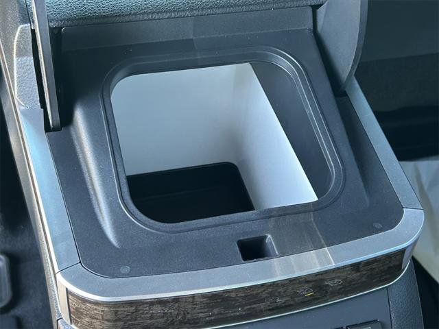 Certified 2025 Toyota Sienna Platinum image 24