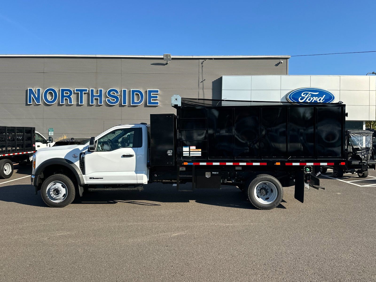 New 2025 Ford F550 4x4 Regular Cab Super Duty image 3