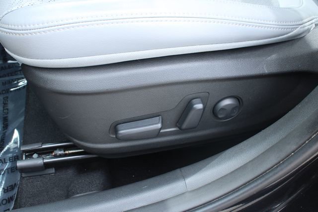 Used 2020 Hyundai Kona Limited AWD/4WD image 13