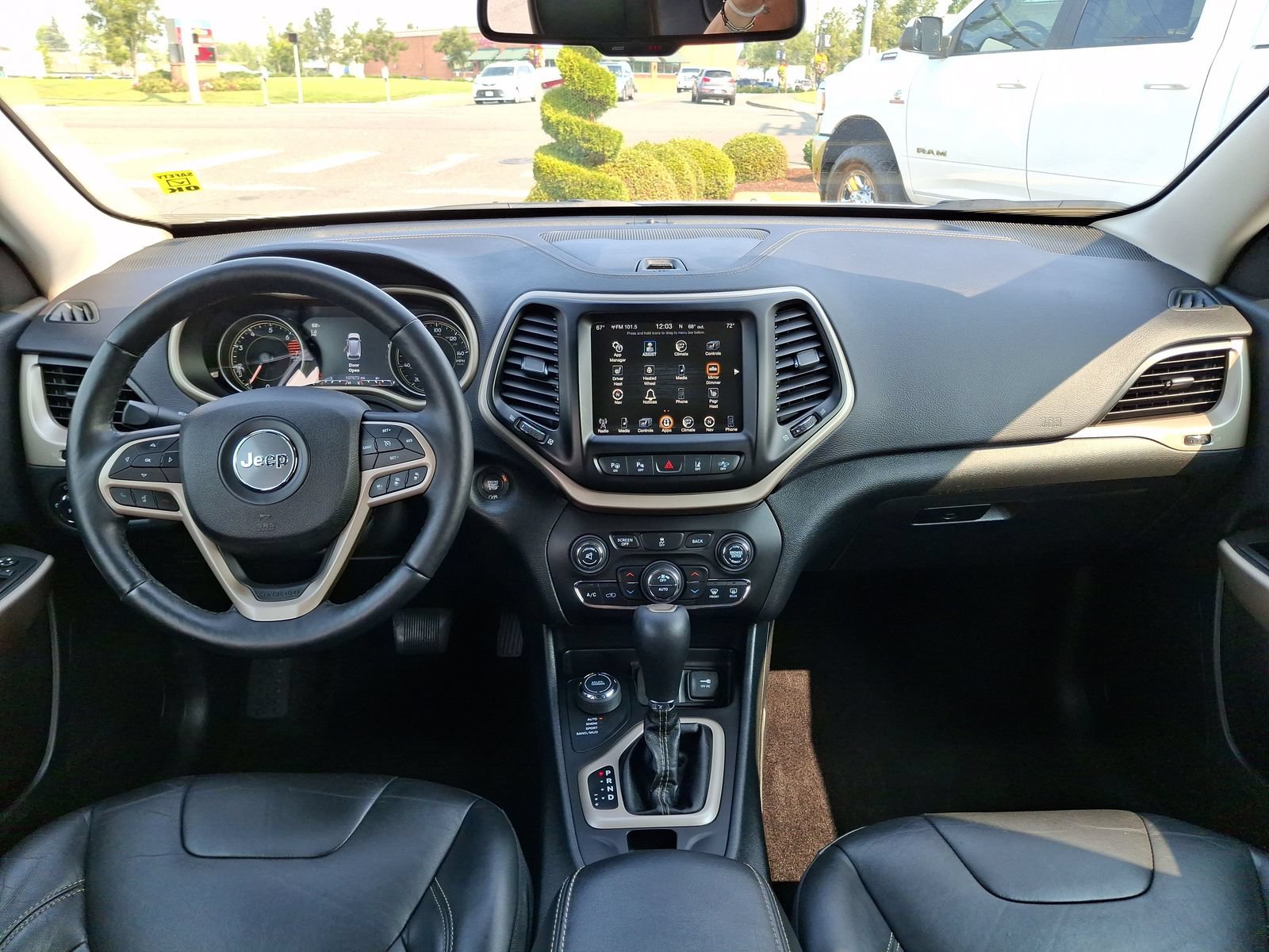 Certified 2018 Jeep Cherokee Limited w/ Technology Group AWD/4WD image 13