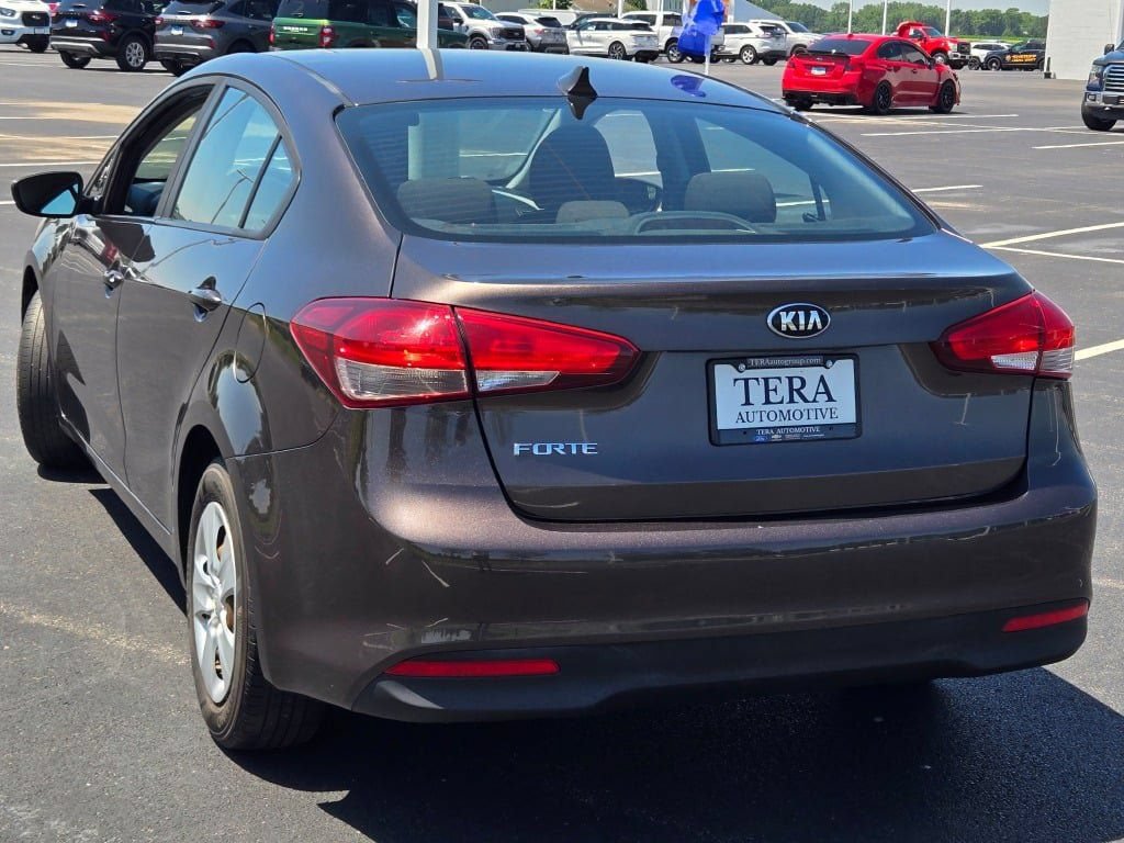 Used 2017 Kia Forte LX FWD image 11