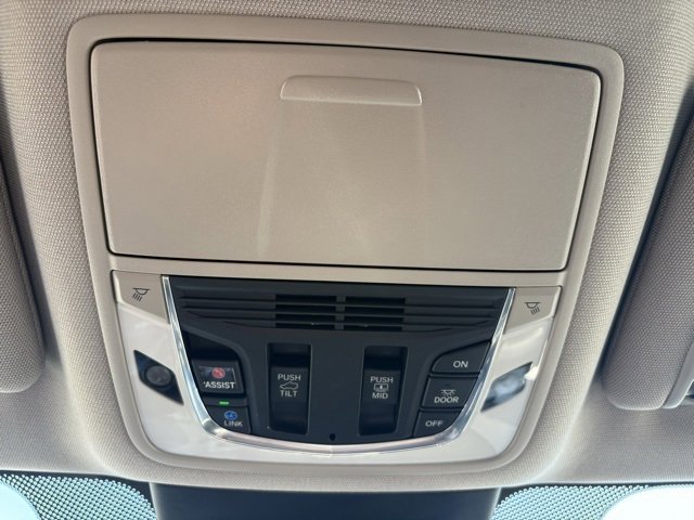 Used 2023 Acura MDX SH-AWD w/ Technology Package image 35