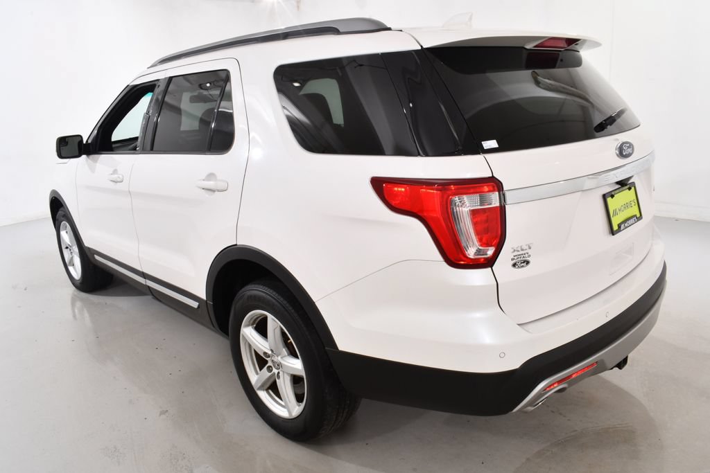 Used 2017 Ford Explorer XLT AWD/4WD image 15