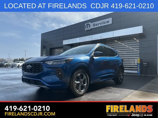 Used 2023 Ford Escape ST-Line Select AWD/4WD image 3