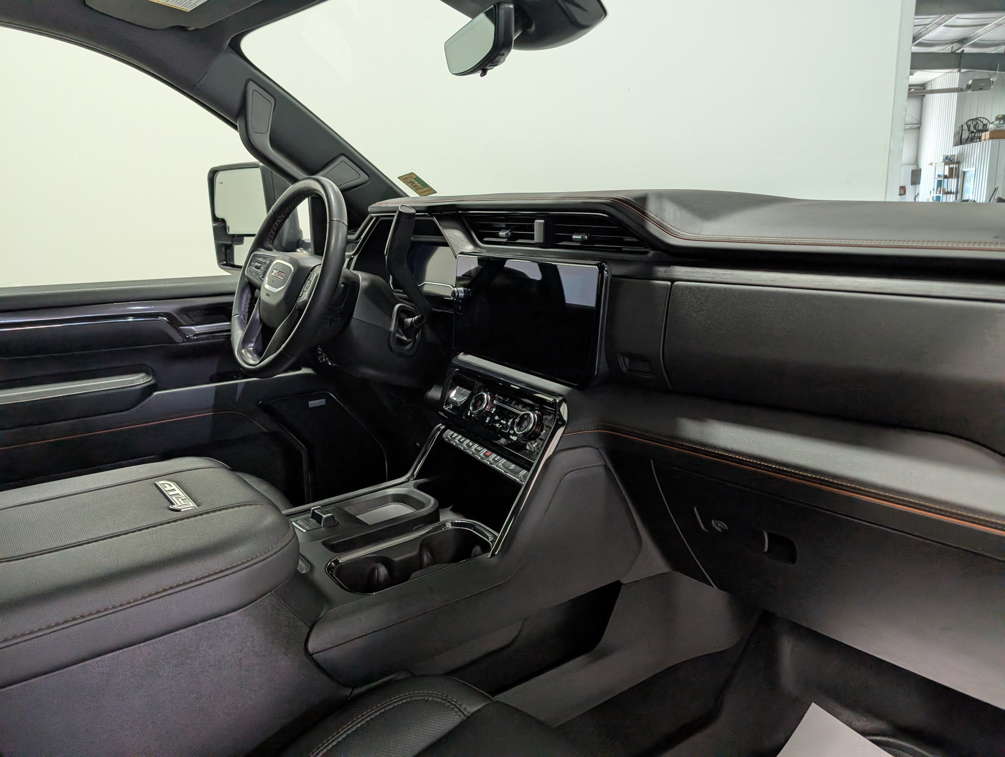Used 2024 GMC Sierra 2500 AT4 w/ AT4 Premium Plus Package AWD/4WD image 20
