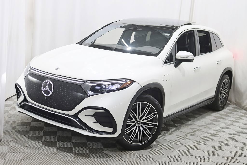 Used 2023 Mercedes-Benz EQS 580 4MATIC SUV image 5