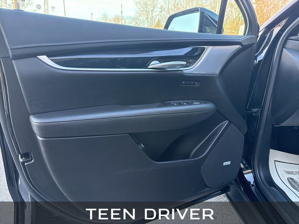 Used 2025 Cadillac XT5 Premium Luxury image 23