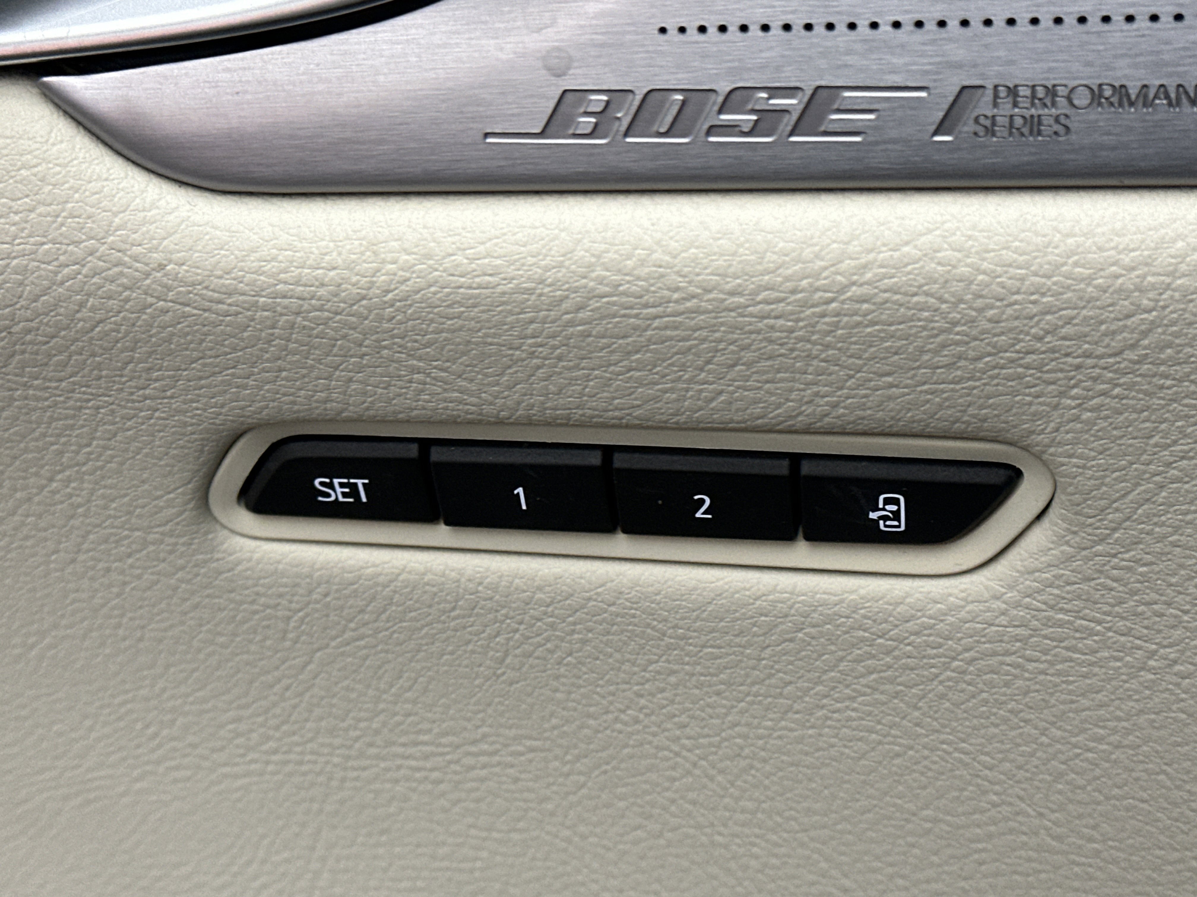 Used 2025 Cadillac XT5 Premium Luxury image 40