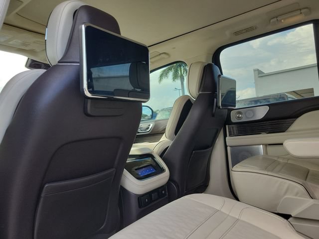 Used 2023 Lincoln Navigator L Black Label AWD/4WD image 18