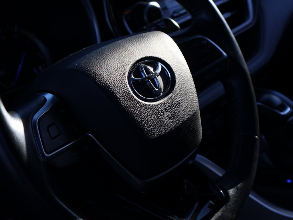 Used 2020 Toyota Highlander XLE image 22