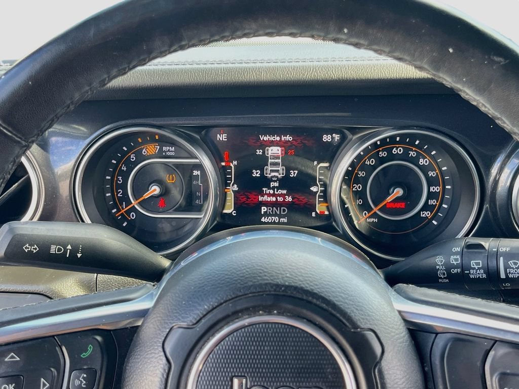 Used 2023 Jeep Wrangler Unlimited Sahara AWD/4WD image 12