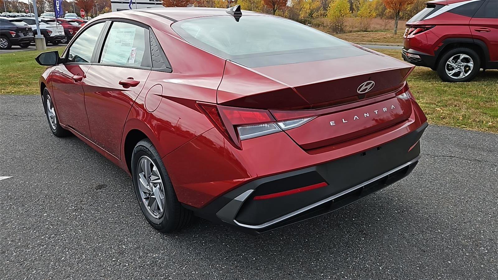 New 2025 Hyundai Elantra SE image 5