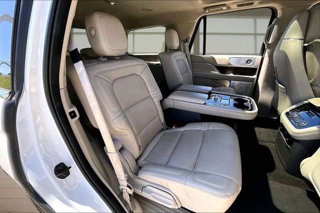 Used 2020 Lincoln Navigator Reserve w/ Equipment Group 208A Reserve AWD/4WD image 27