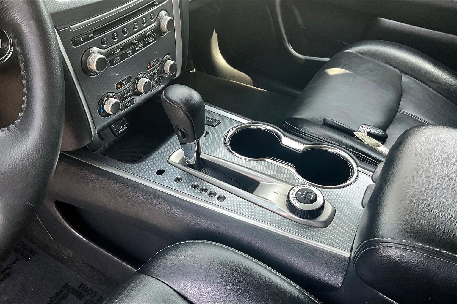 Used 2019 Nissan Pathfinder SL AWD/4WD image 14
