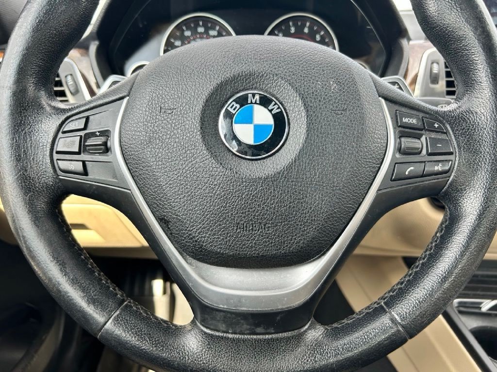 Used 2017 BMW 330i xDrive Sedan AWD/4WD image 12