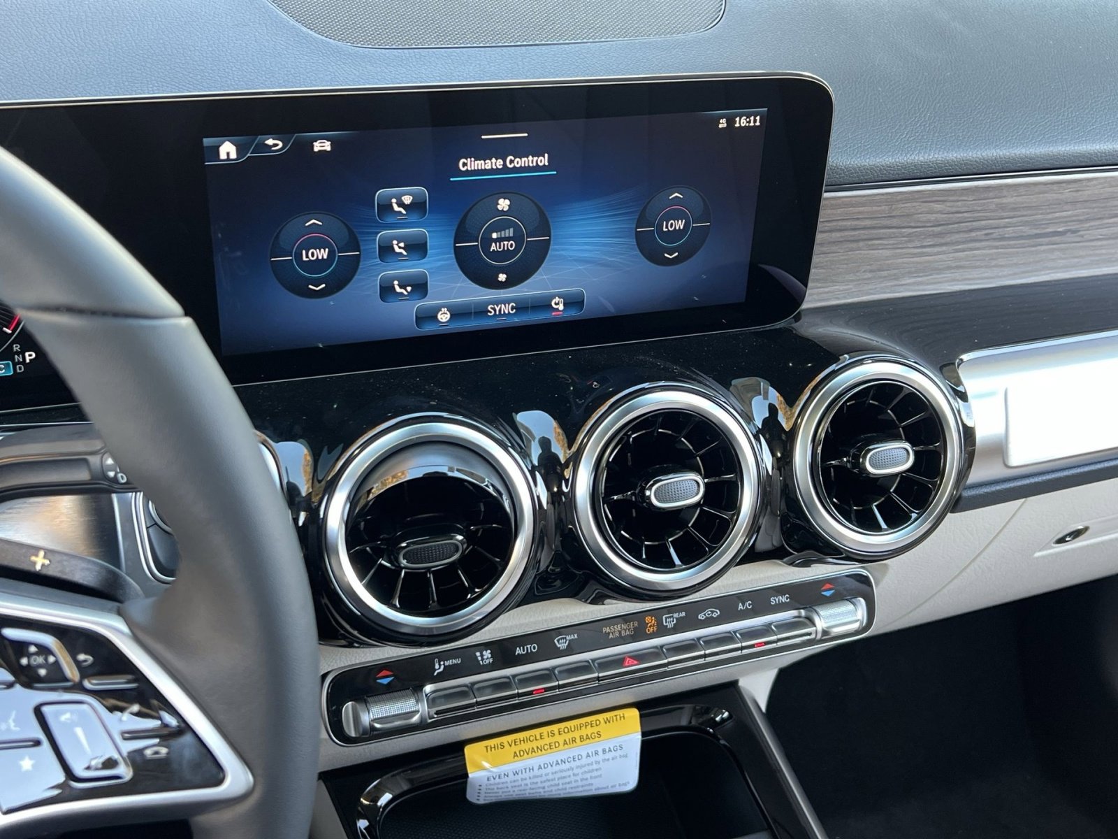 Certified 2026 Mercedes-Benz GLB 250 4MATIC image 19