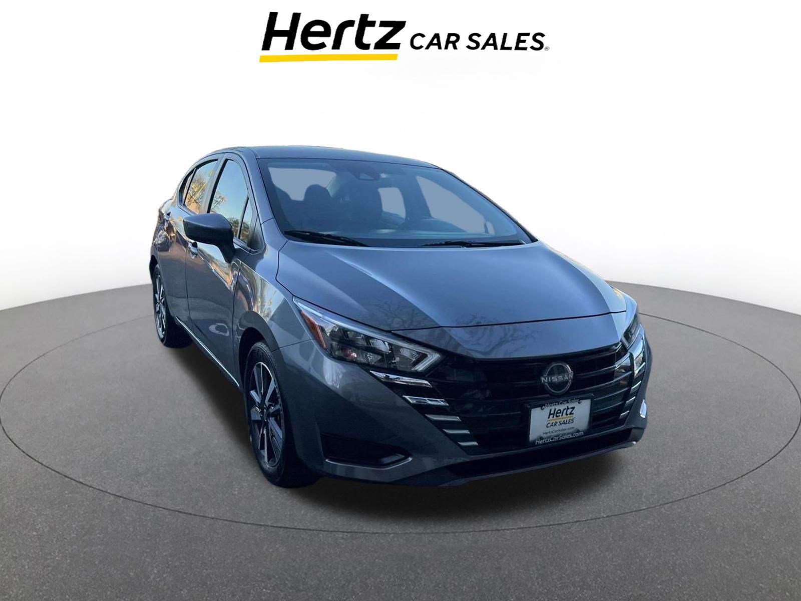 Used 2025 Nissan Versa SV image 1