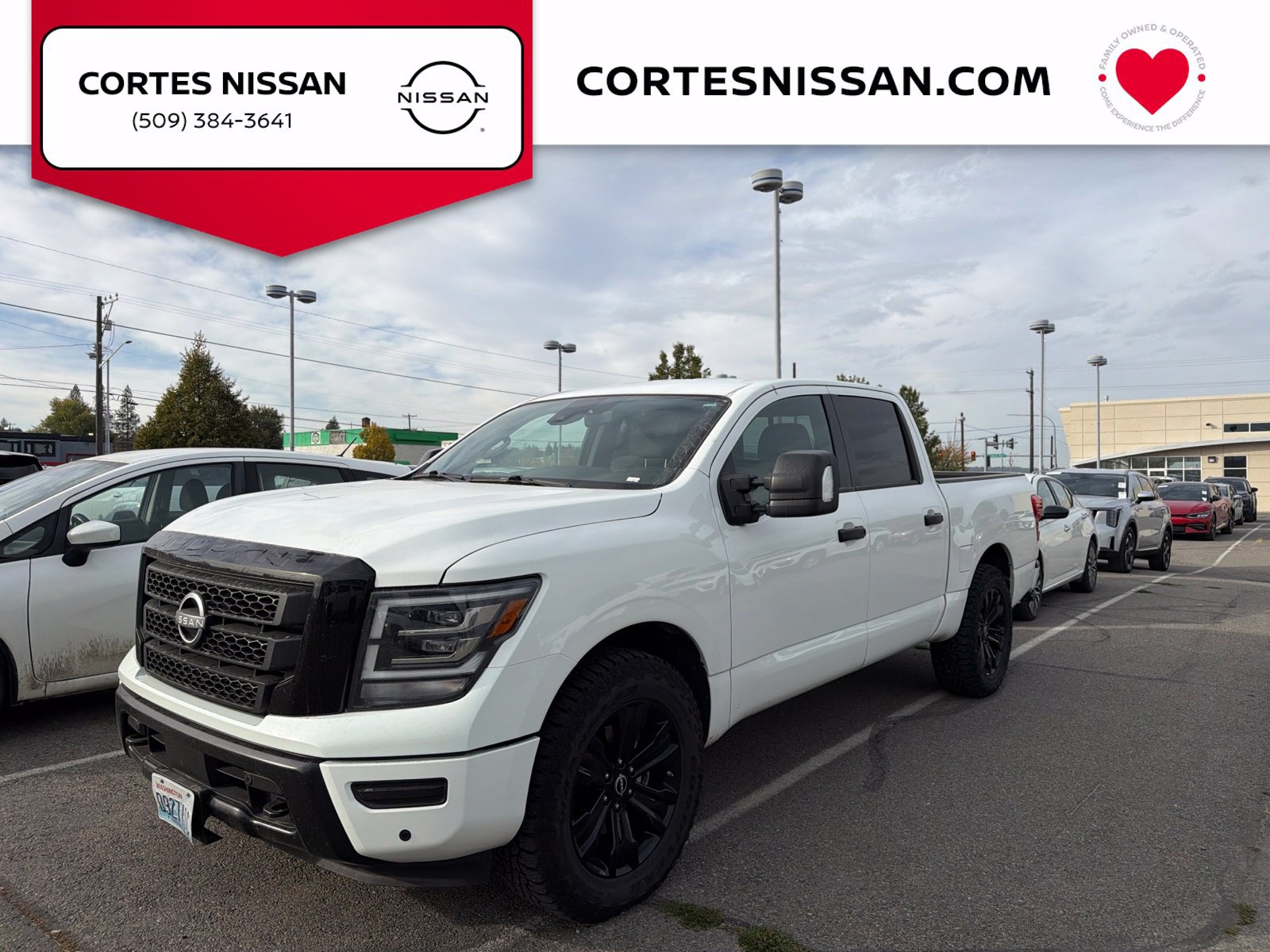 Used 2023 Nissan Titan SV w/ SV Convenience Package AWD/4WD image 1