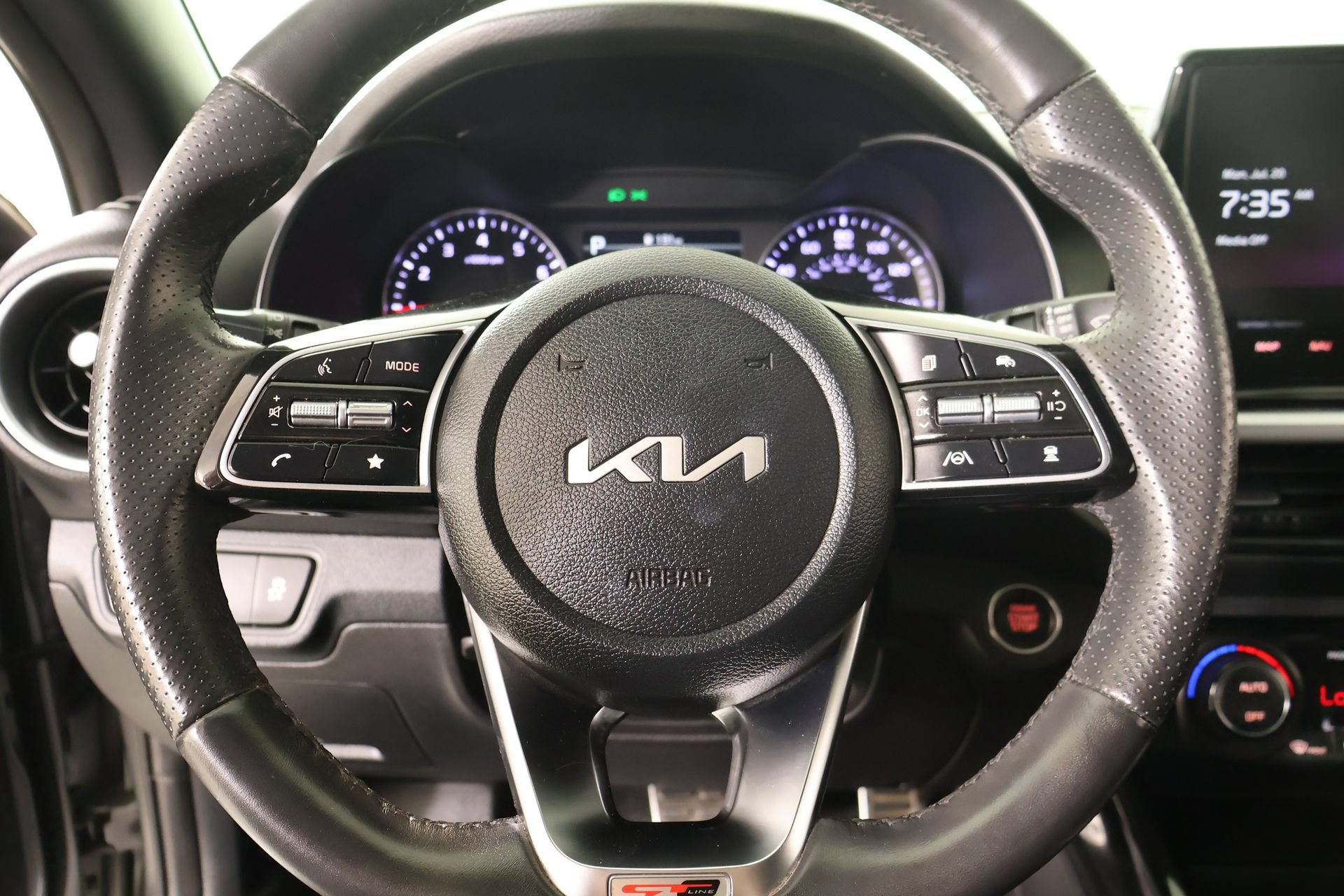 Used 2024 Kia Forte GT-Line w/ GT-Line Premium Package FWD image 3