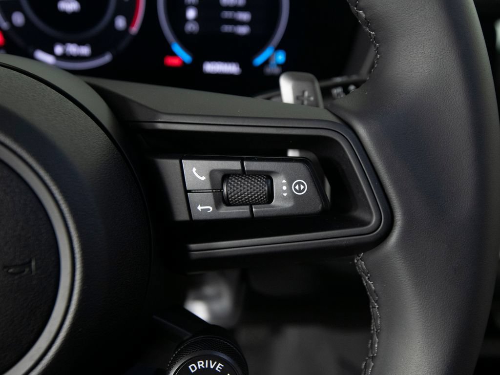 New 2026 Porsche Cayenne AWD/4WD image 24