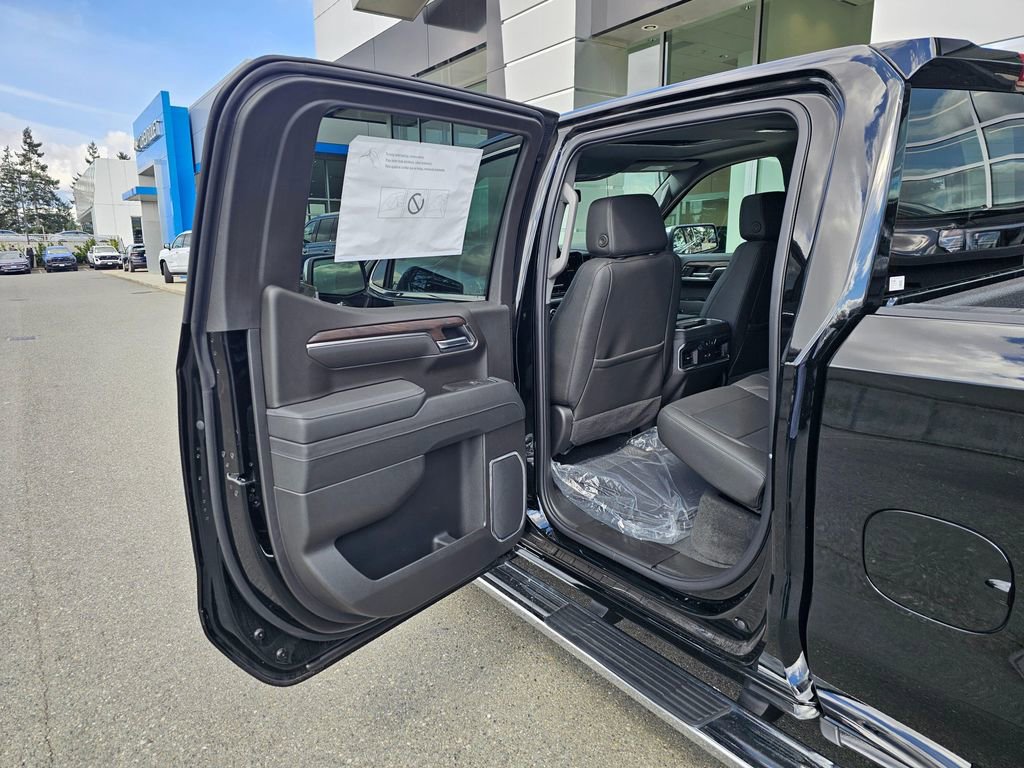 New 2026 GMC Sierra 1500 SLT w/ SLT Premium Plus Package AWD/4WD image 16