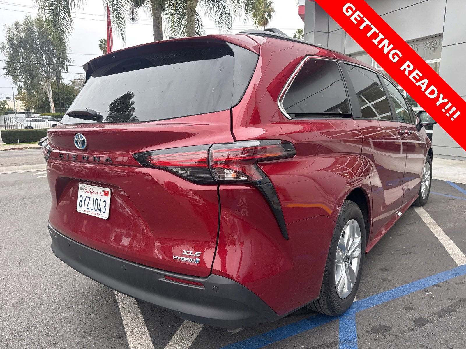 Used 2022 Toyota Sienna XLE image 6