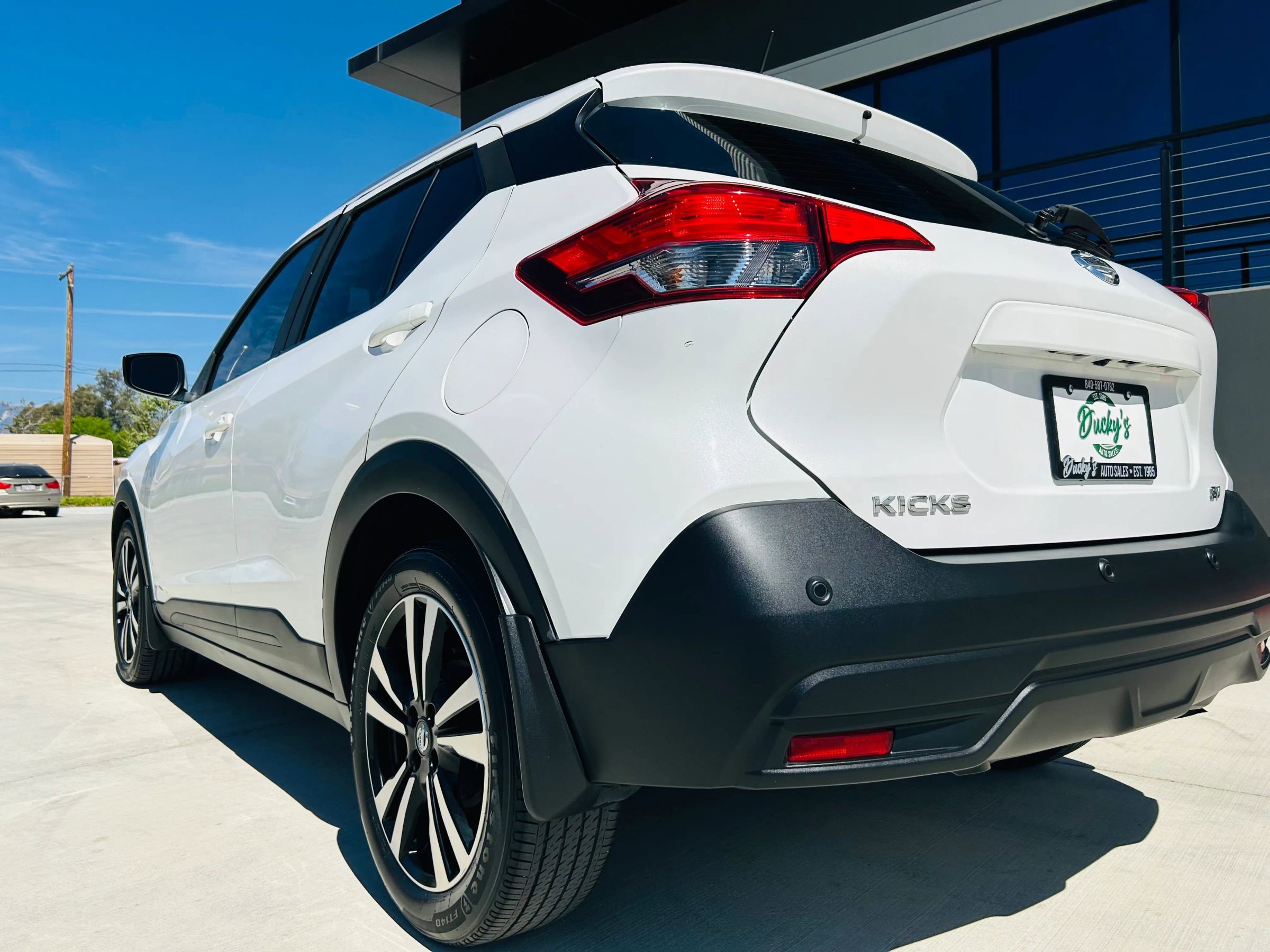 Used 2020 Nissan Kicks SV FWD image 12