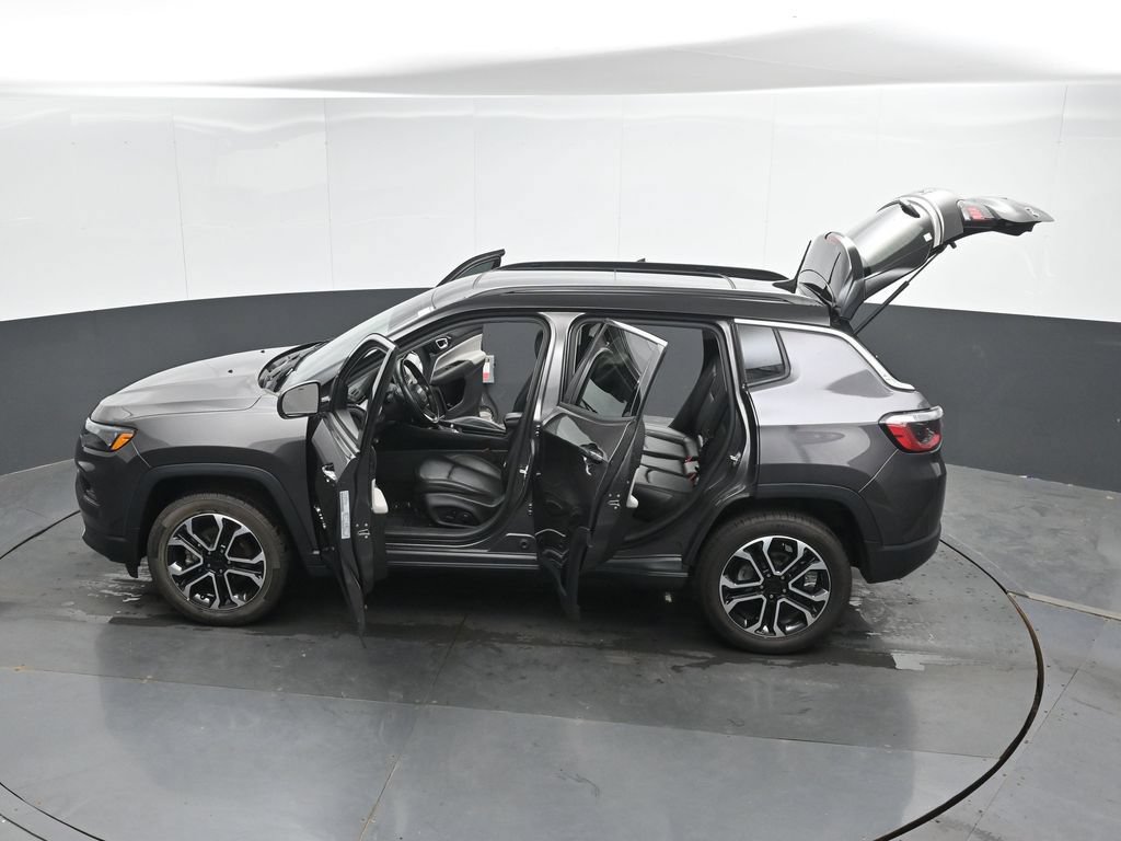Used 2022 Jeep Compass Limited w/ Sun and Sound Group AWD/4WD image 51