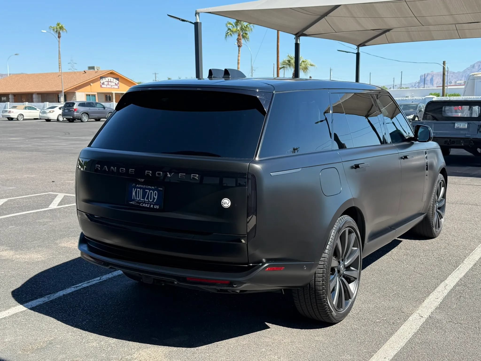Used 2024 Land Rover Range Rover SV AWD/4WD image 9