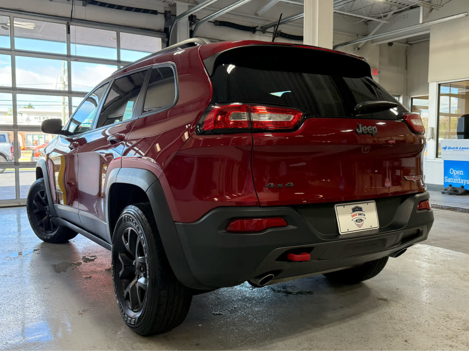 Used 2015 Jeep Cherokee Trailhawk w/ Leather Interior Group AWD/4WD image 6