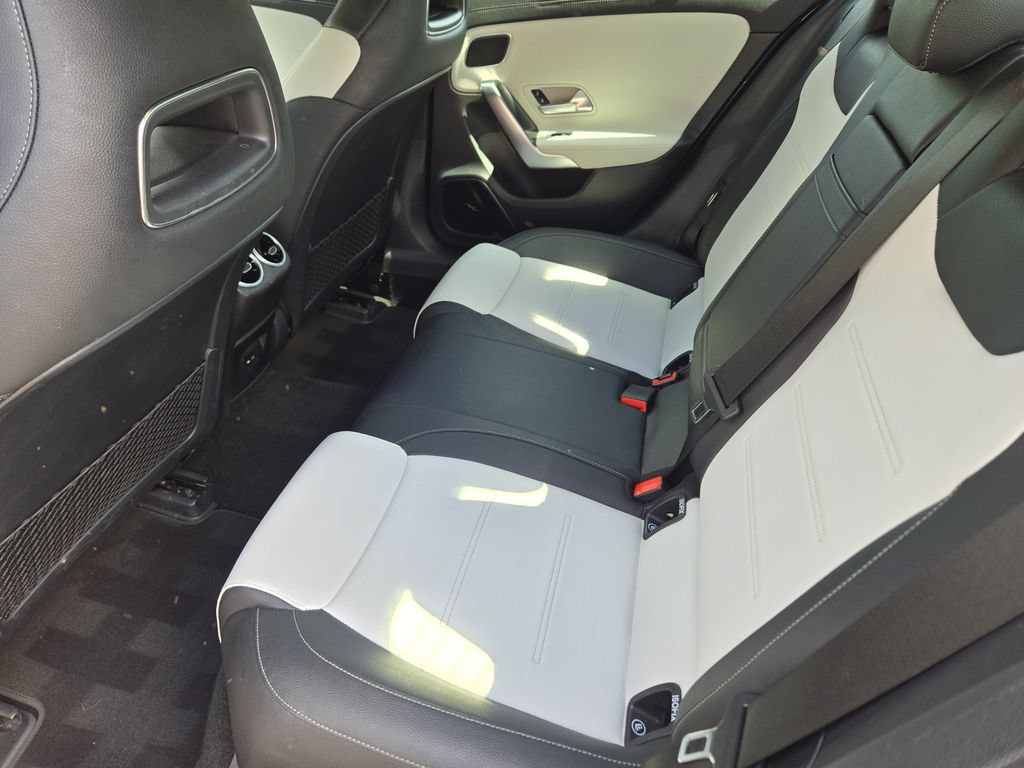 Used 2021 Mercedes-Benz CLA 35 AMG 4MATIC image 30