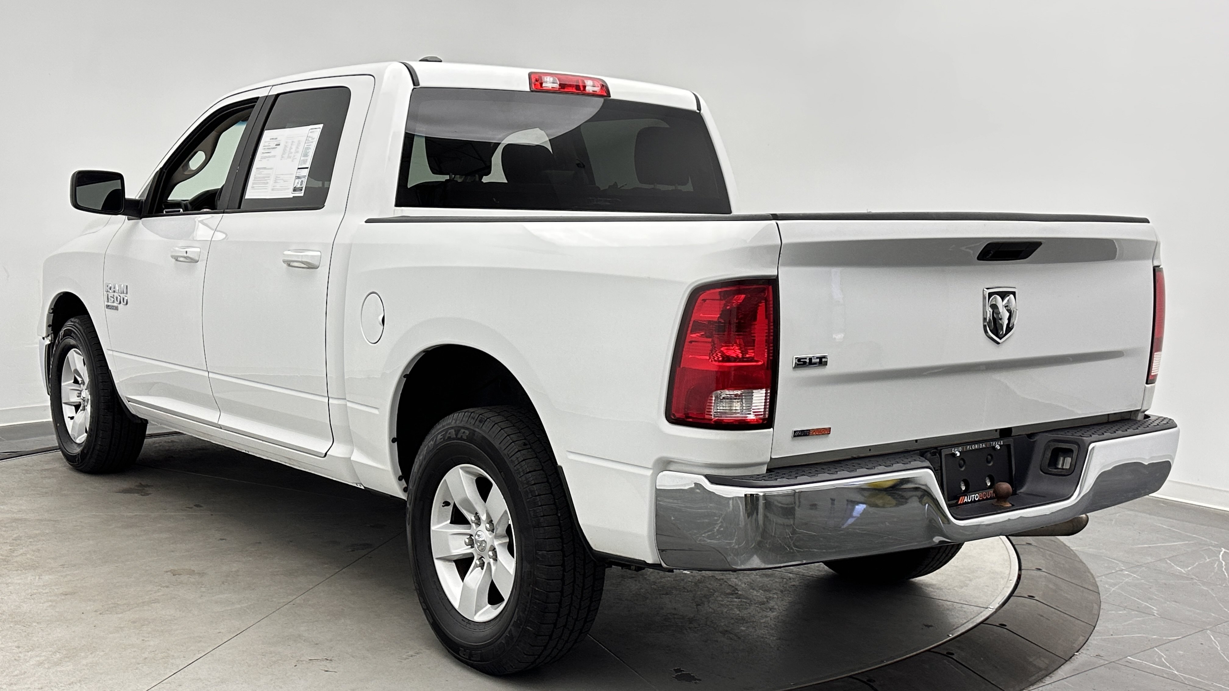 Used 2021 RAM 1500 Classic SLT RWD image 5