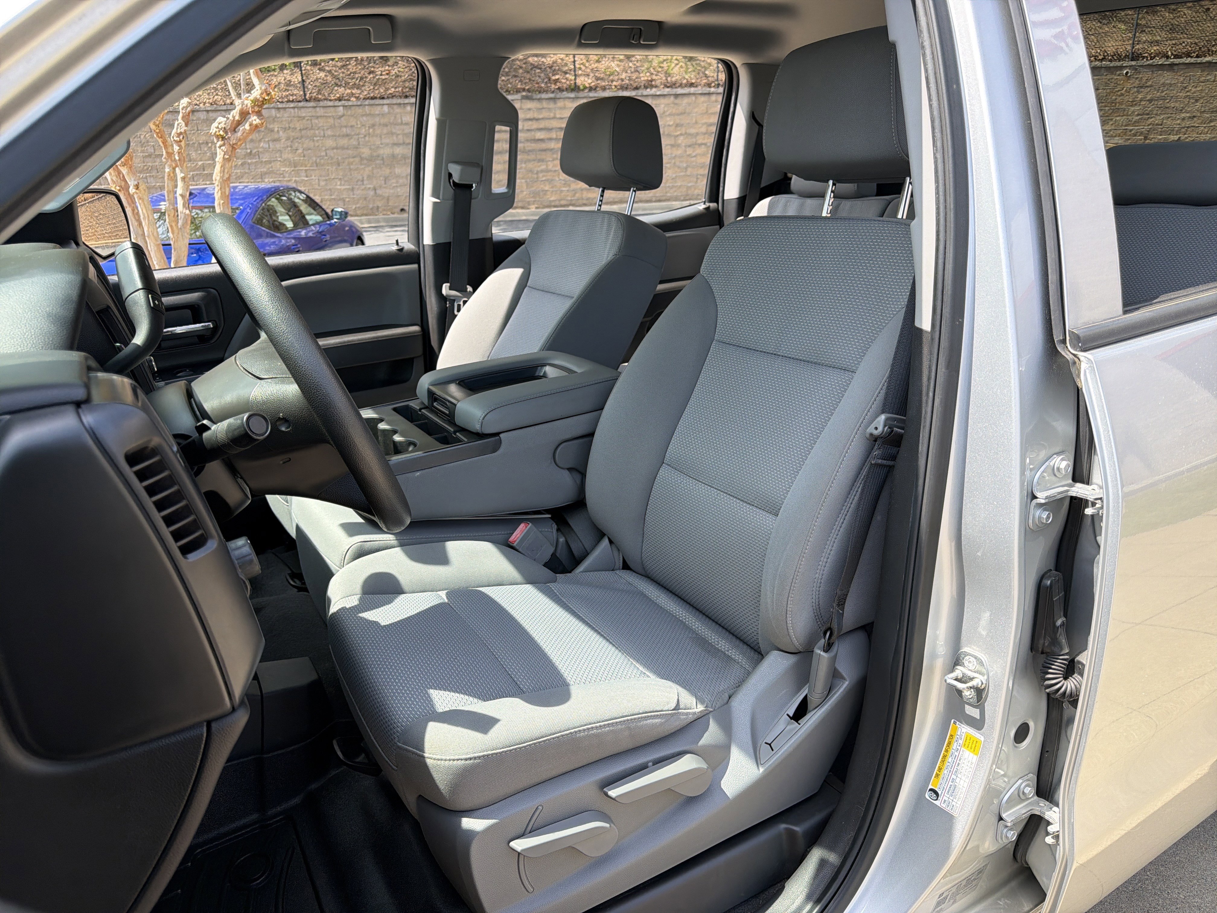 Used 2018 Chevrolet Silverado 1500 Custom w/ Custom Value Package AWD/4WD image 9