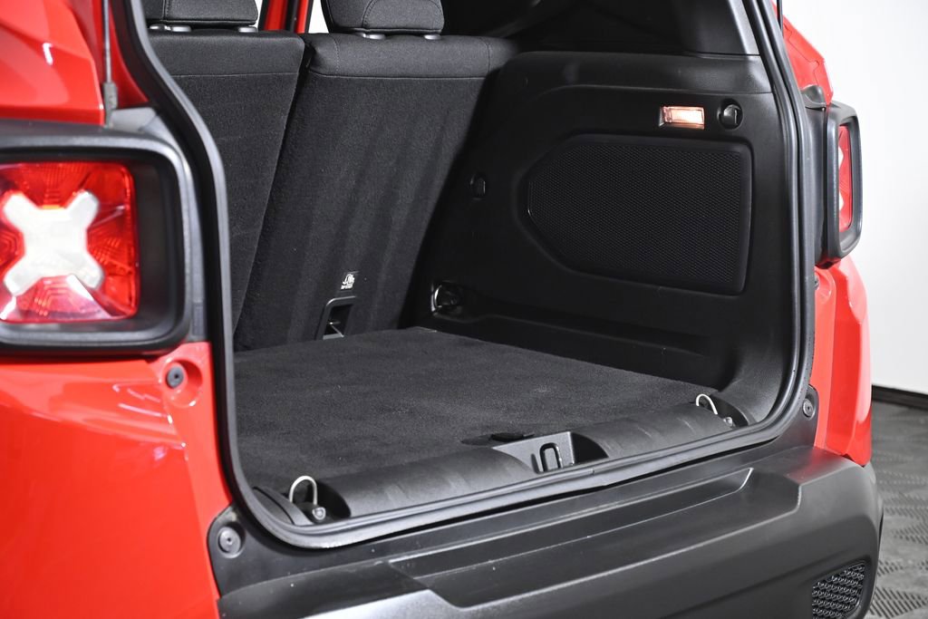 Used 2015 Jeep Renegade Latitude image 28