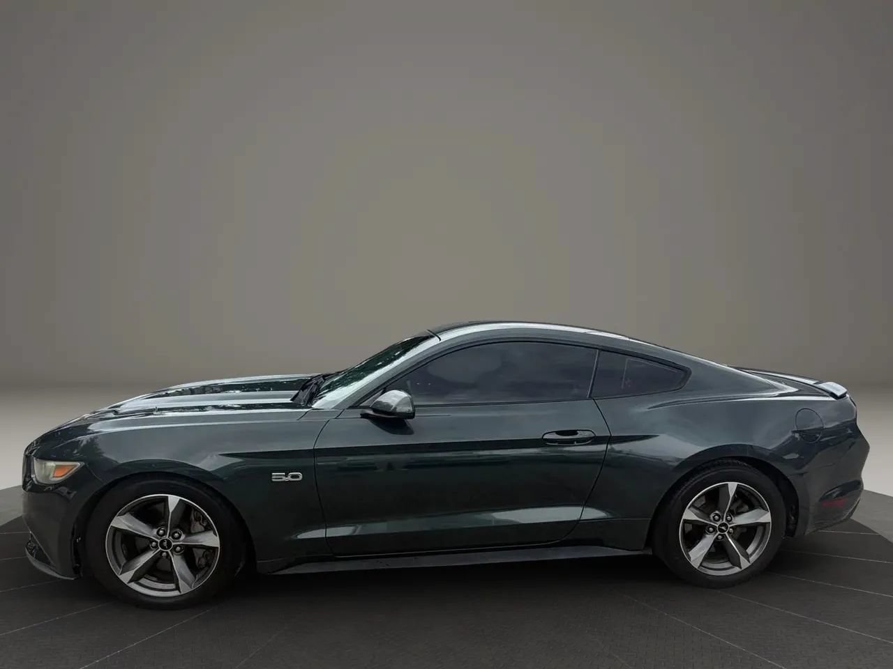 Used 2016 Ford Mustang GT RWD image 2