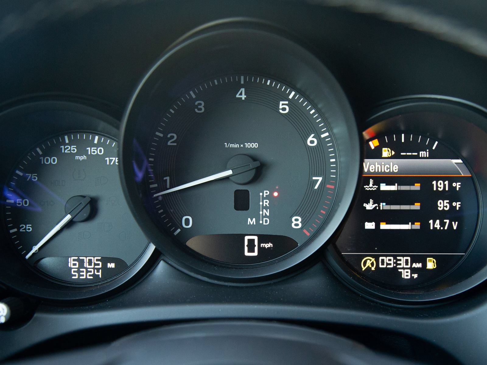 Certified 2024 Porsche Macan AWD/4WD image 17