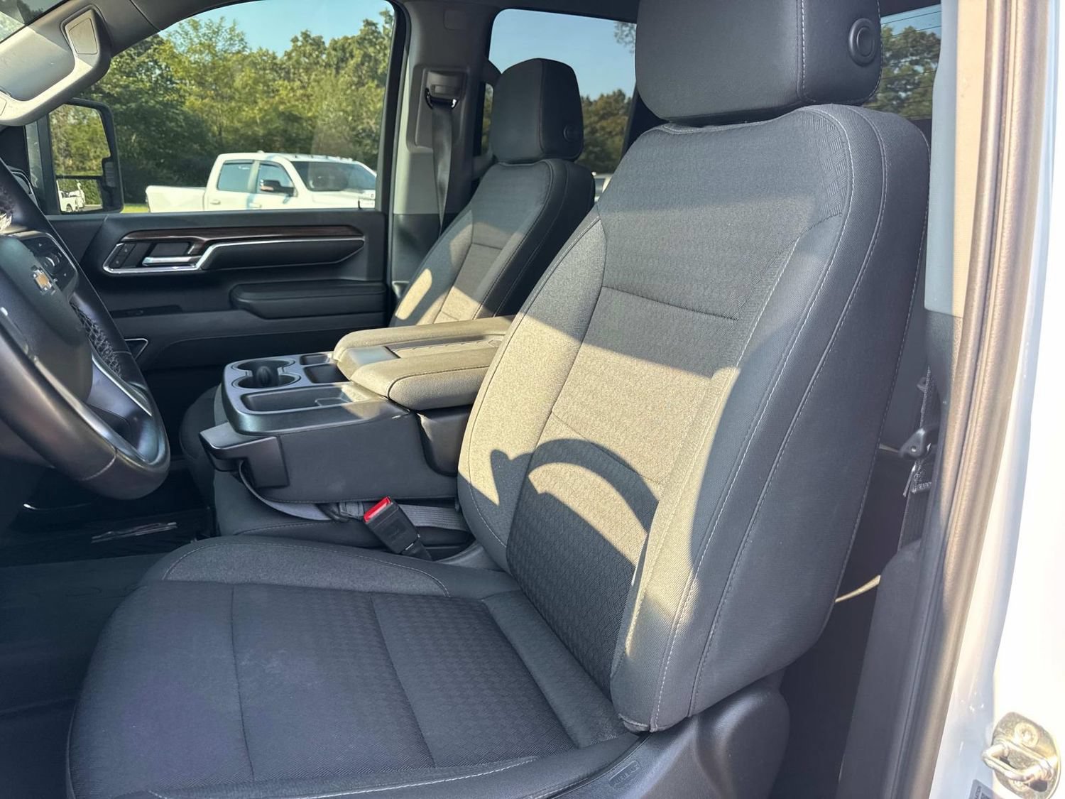 Used 2024 Chevrolet Silverado 2500 LT AWD/4WD image 30
