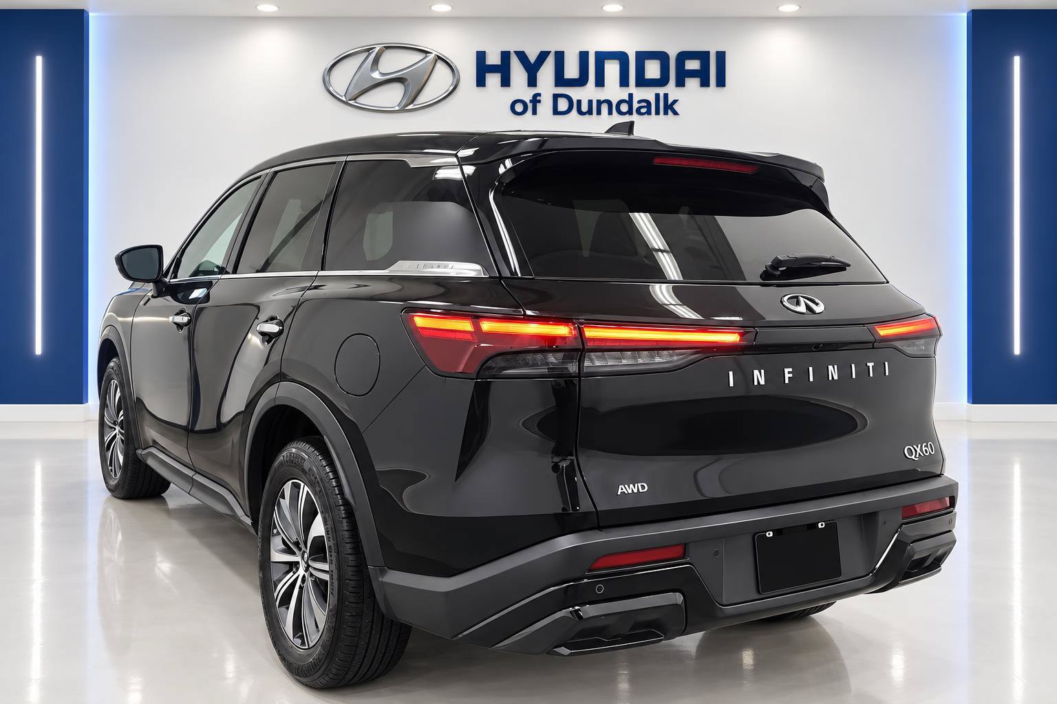 Used 2024 INFINITI QX60 Pure AWD/4WD image 2