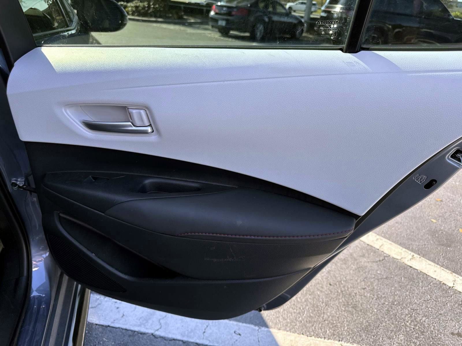Used 2025 Toyota Corolla SE image 16