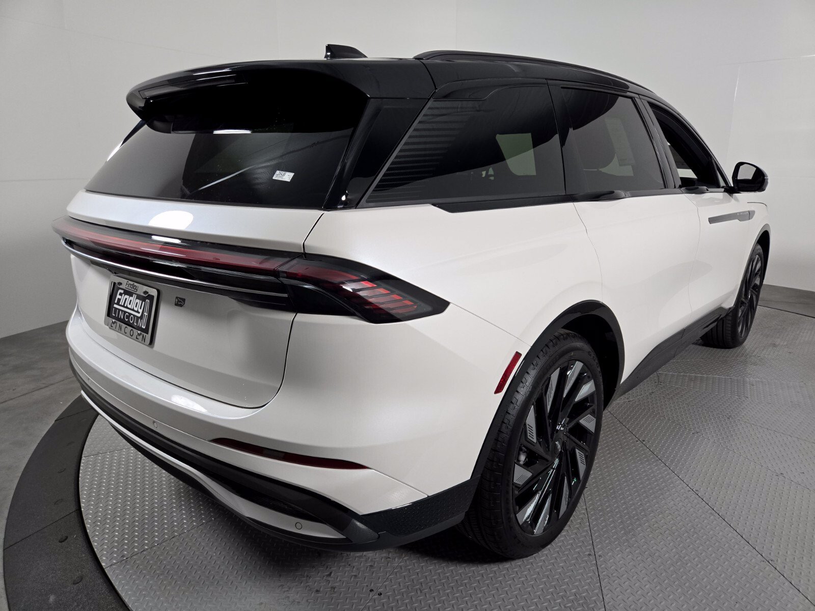 New 2026 Lincoln Nautilus Reserve AWD/4WD image 4
