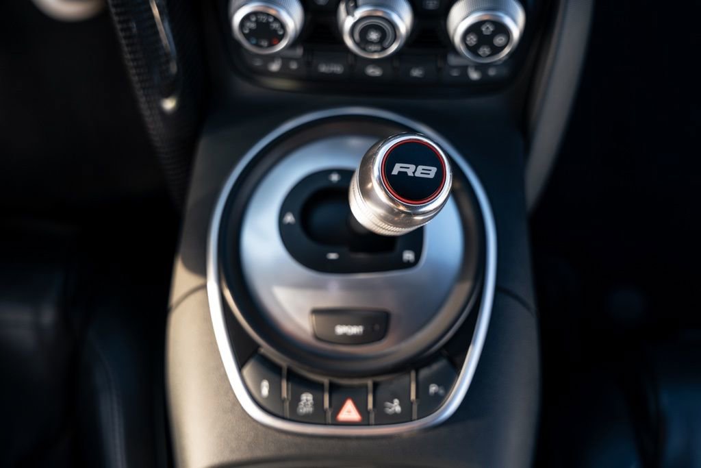 Used 2011 Audi R8 V10 image 19