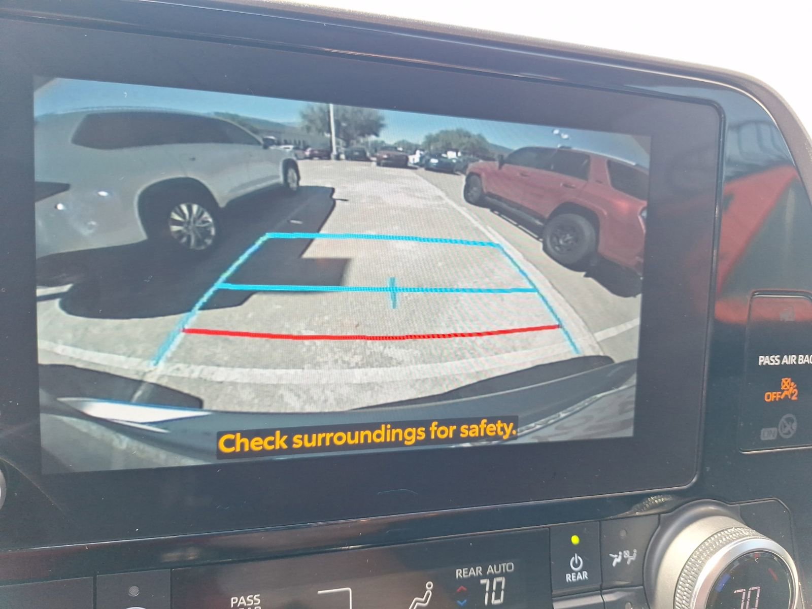 Used 2023 Toyota Highlander LE FWD image 25