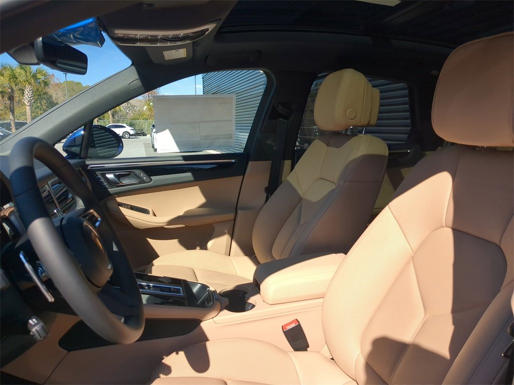 New 2026 Porsche Macan Base image 30