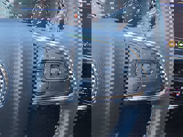 Used 2023 Buick Envision Essence image 23