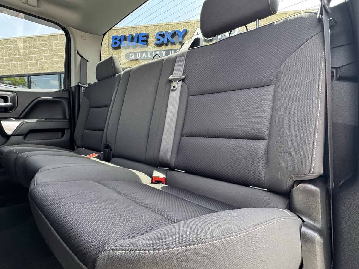 Used 2018 Chevrolet Silverado 1500 LT w/ All Star Edition AWD/4WD image 39